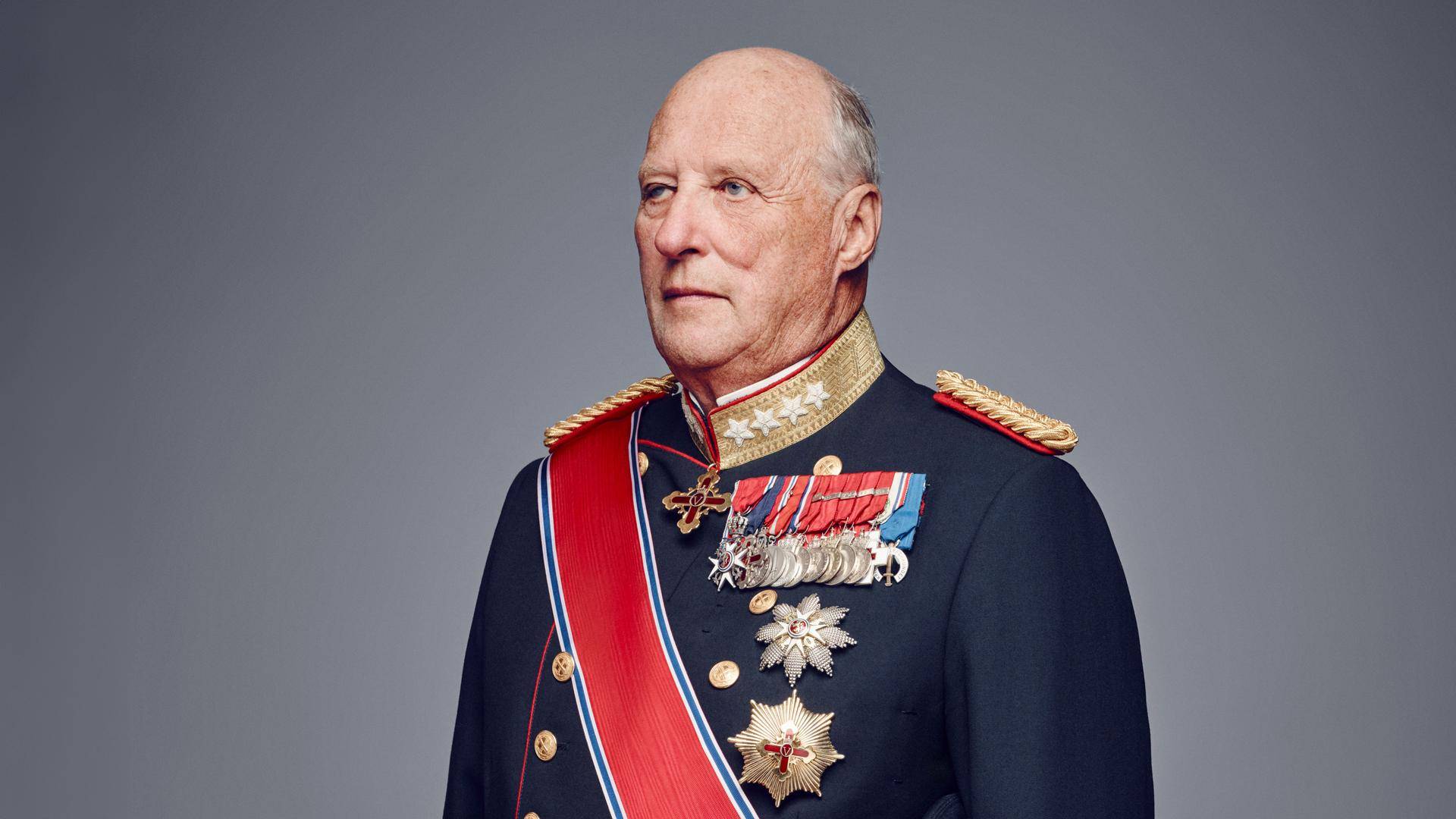 Bilde av avdøde Kong Harald.