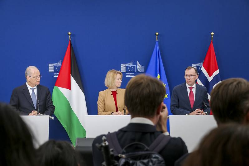 Bilde av utenriksminister Espen Barth Eide, EUs utenrikssjef Kaja Kallas og Palestinas statsminister