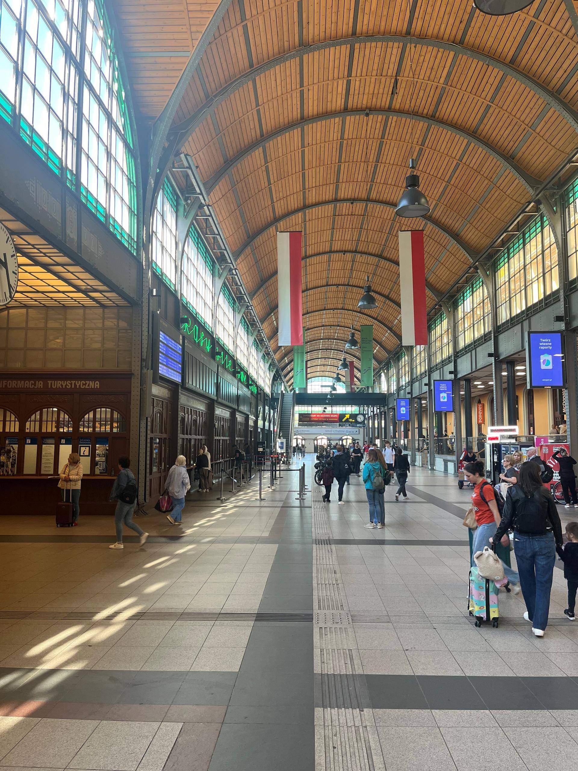 Foto fra ventehallen i Wroclaw jernbanesstasjon