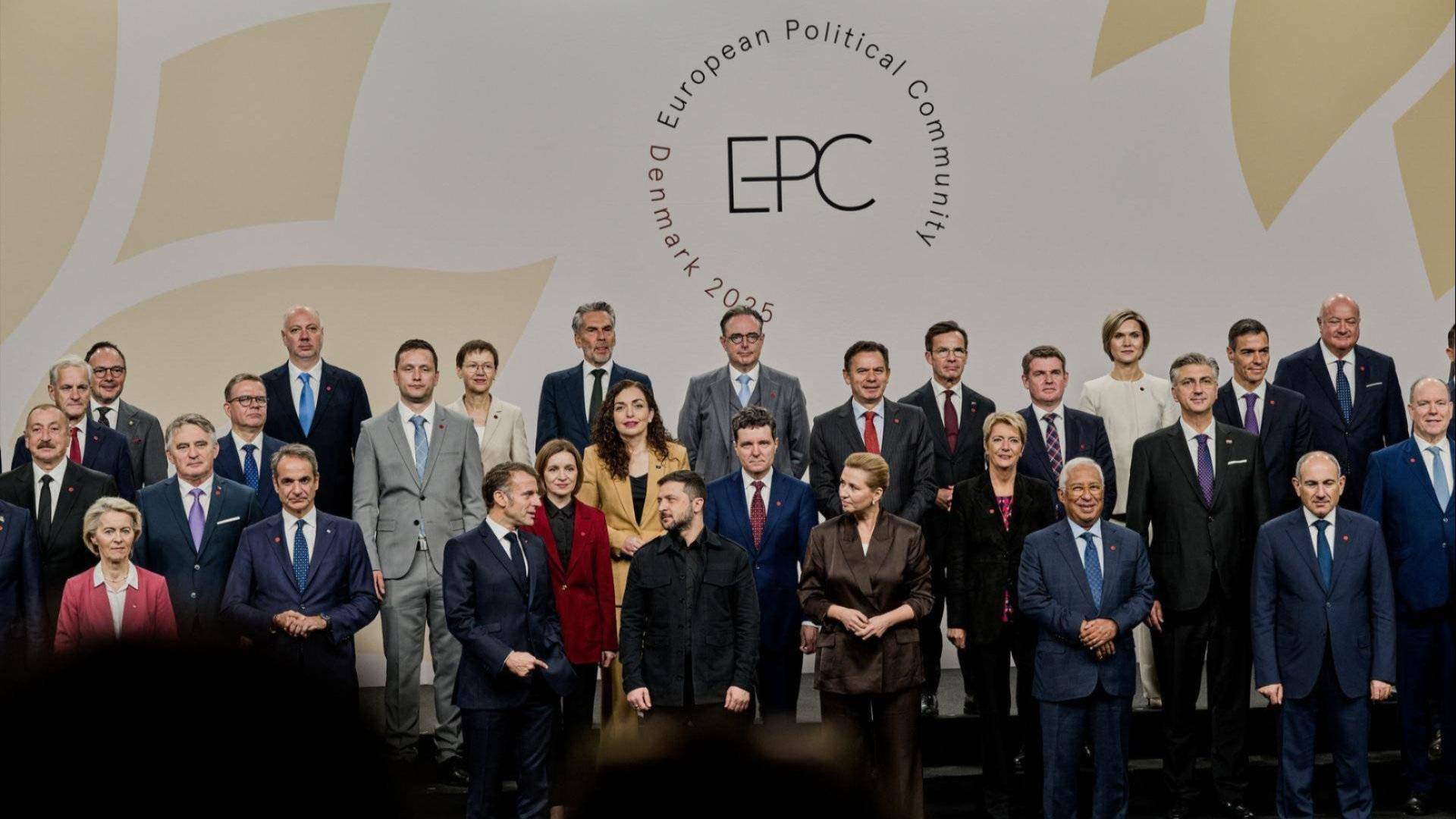 Bilde av stat- og regjeringssjefene som deltar på møte i Det europeiske fellesskap