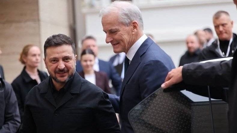 Statsminister Jonas Gahr Støre møter Ukrainas president Volodymyr Zelenskyj i Oslo