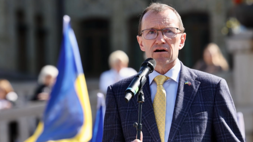 arkivbilde av Espen Barth Eide som taler på Ukrainas selvstendighetsdag