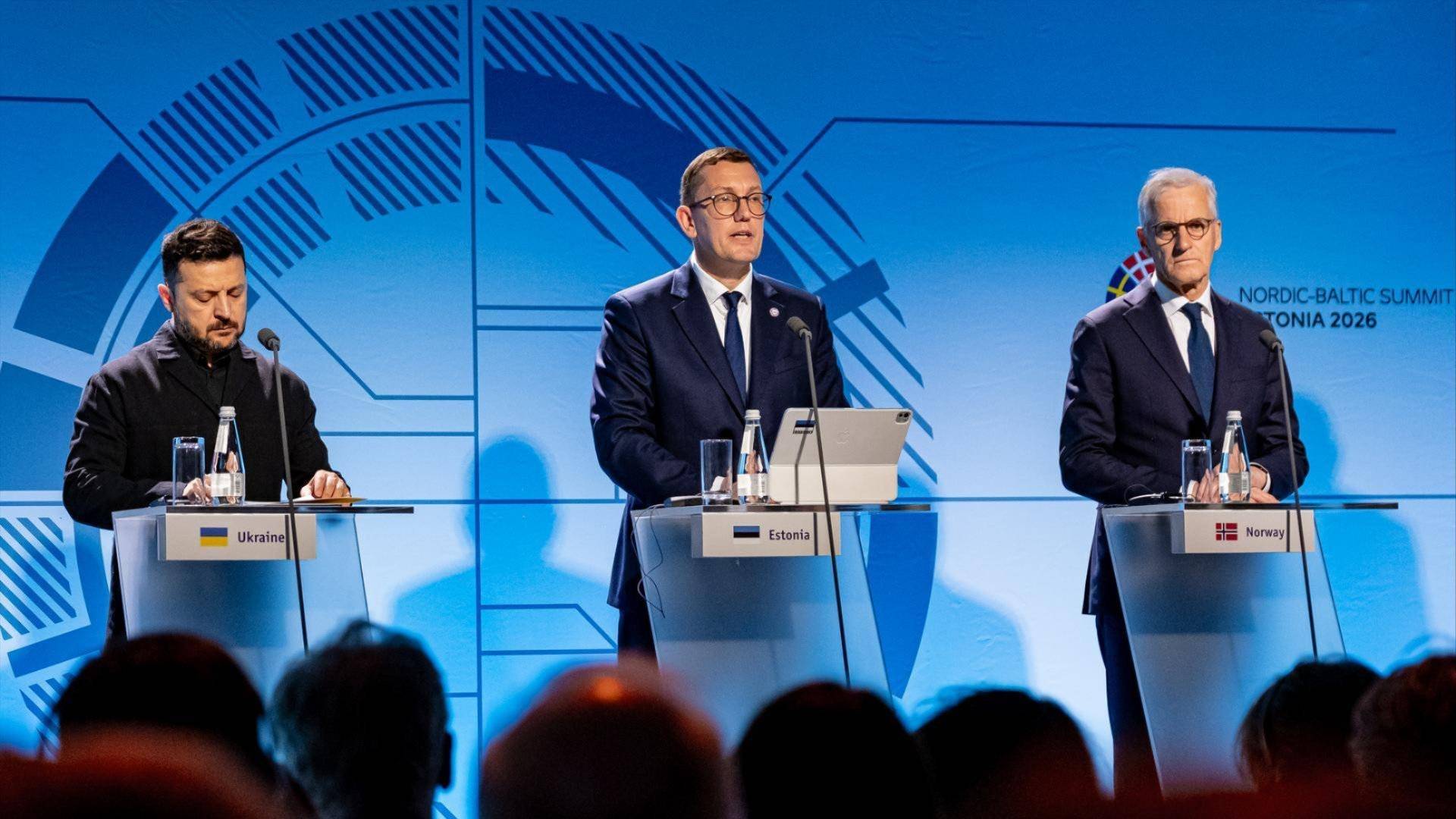 Statsmiister JOnas Gahr Støre og  den ukrainske presidenten Volodymyr Zelenskyj under NB8 møte