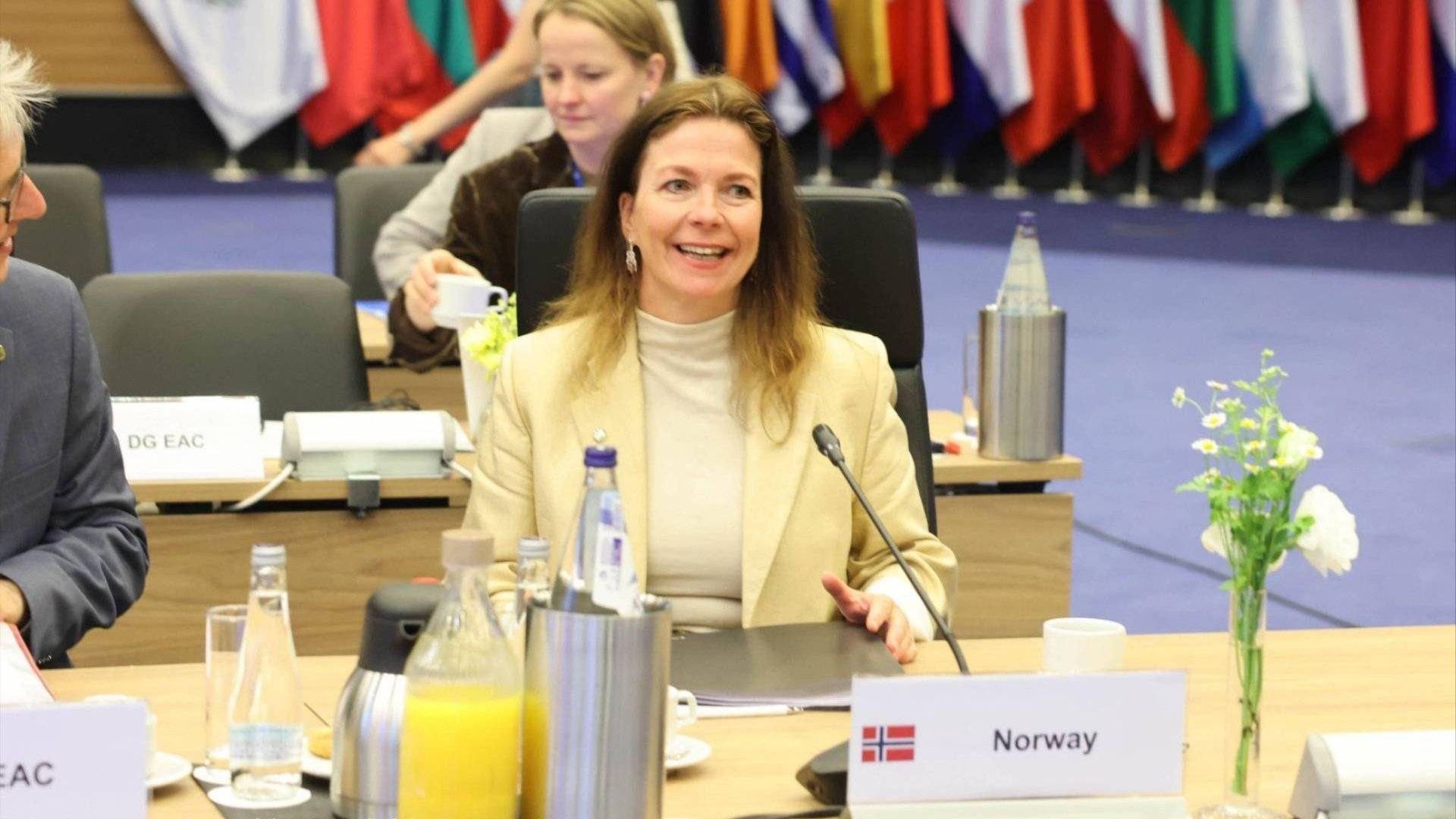 Statssektretær Trude Storheim sitter under det uformelle kulturministermøtet.