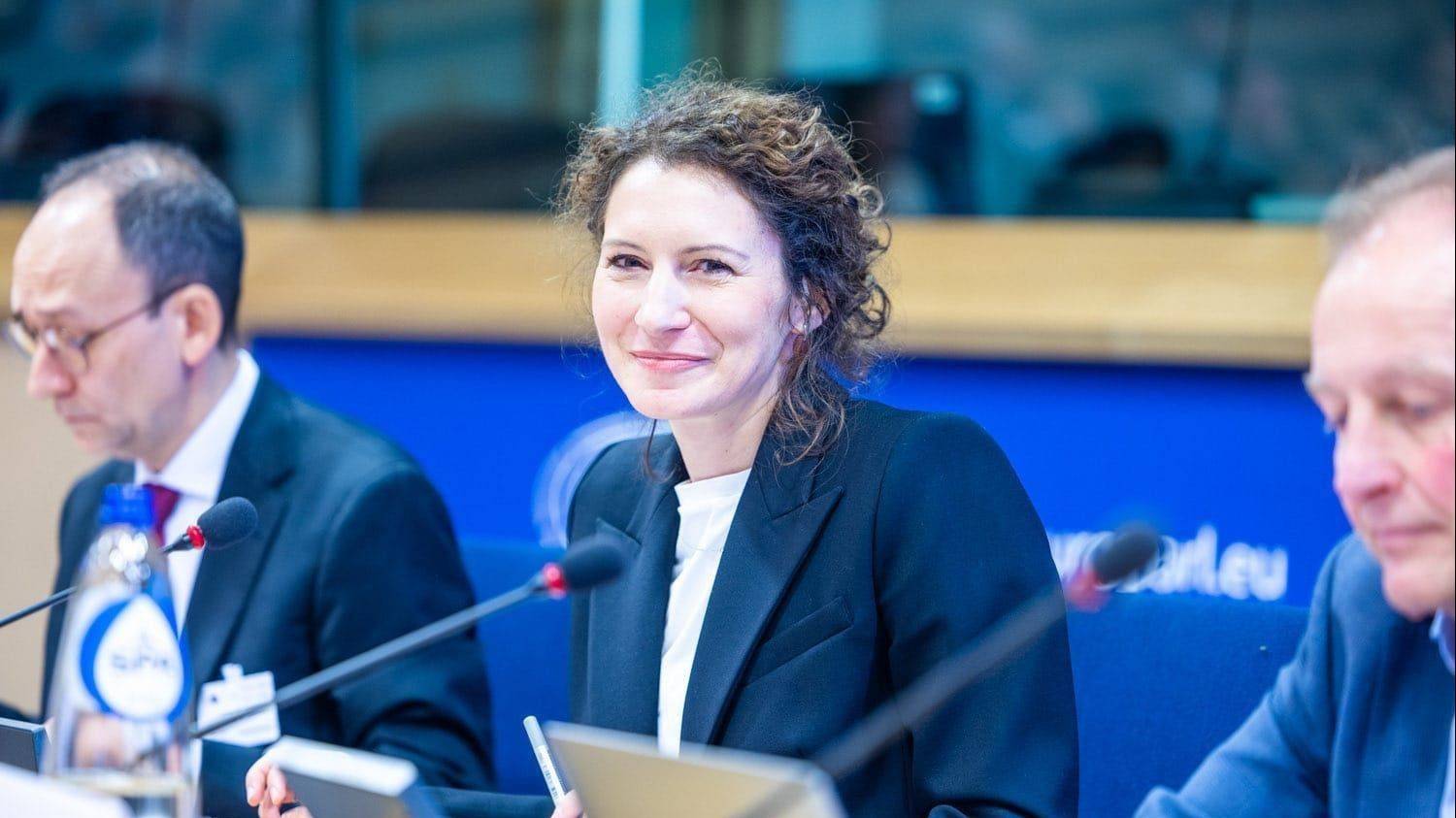 Eszter Lakos