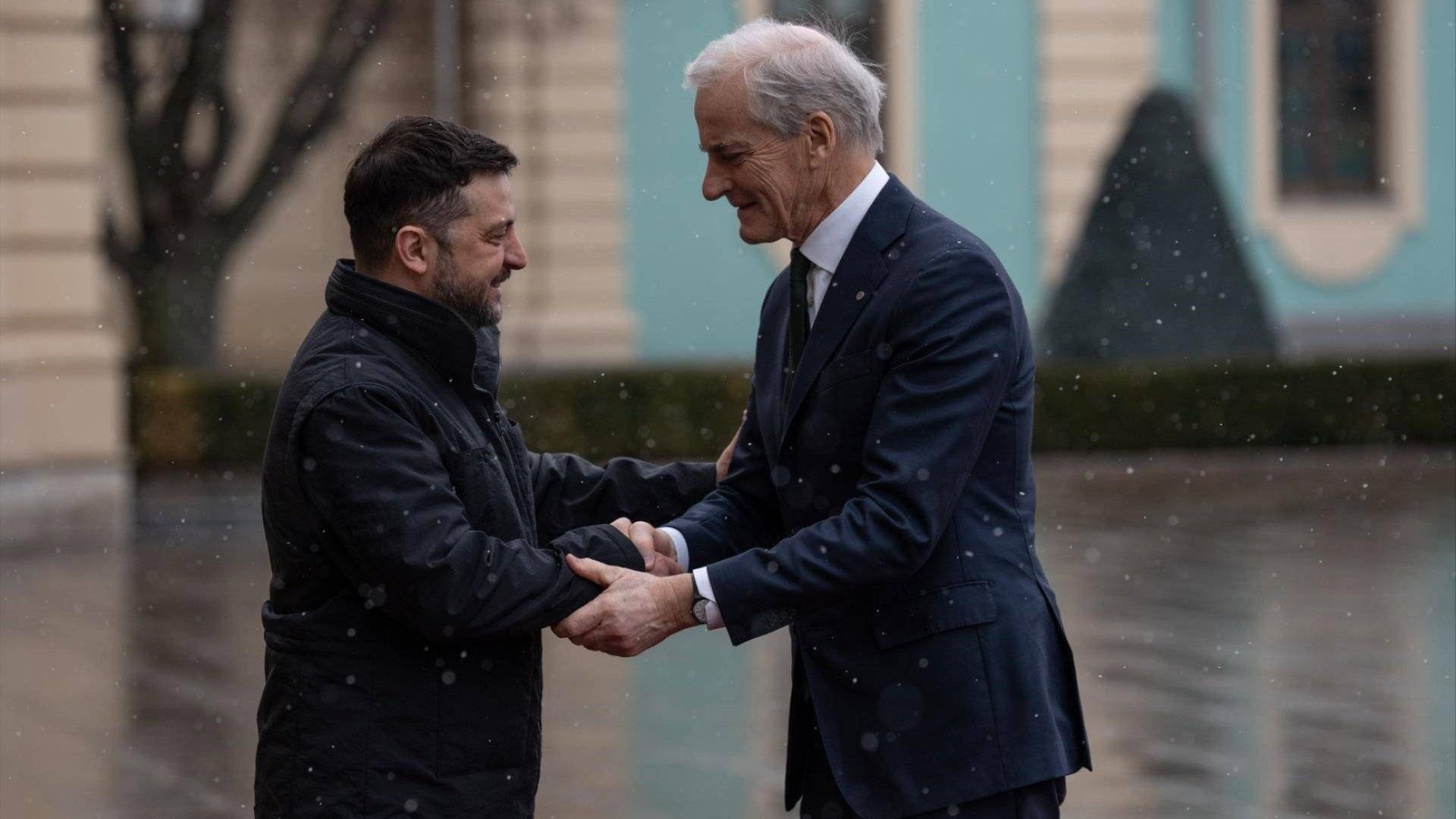 Bilde av Jonas Gahr Støre og Volodymyr Zelenskyj