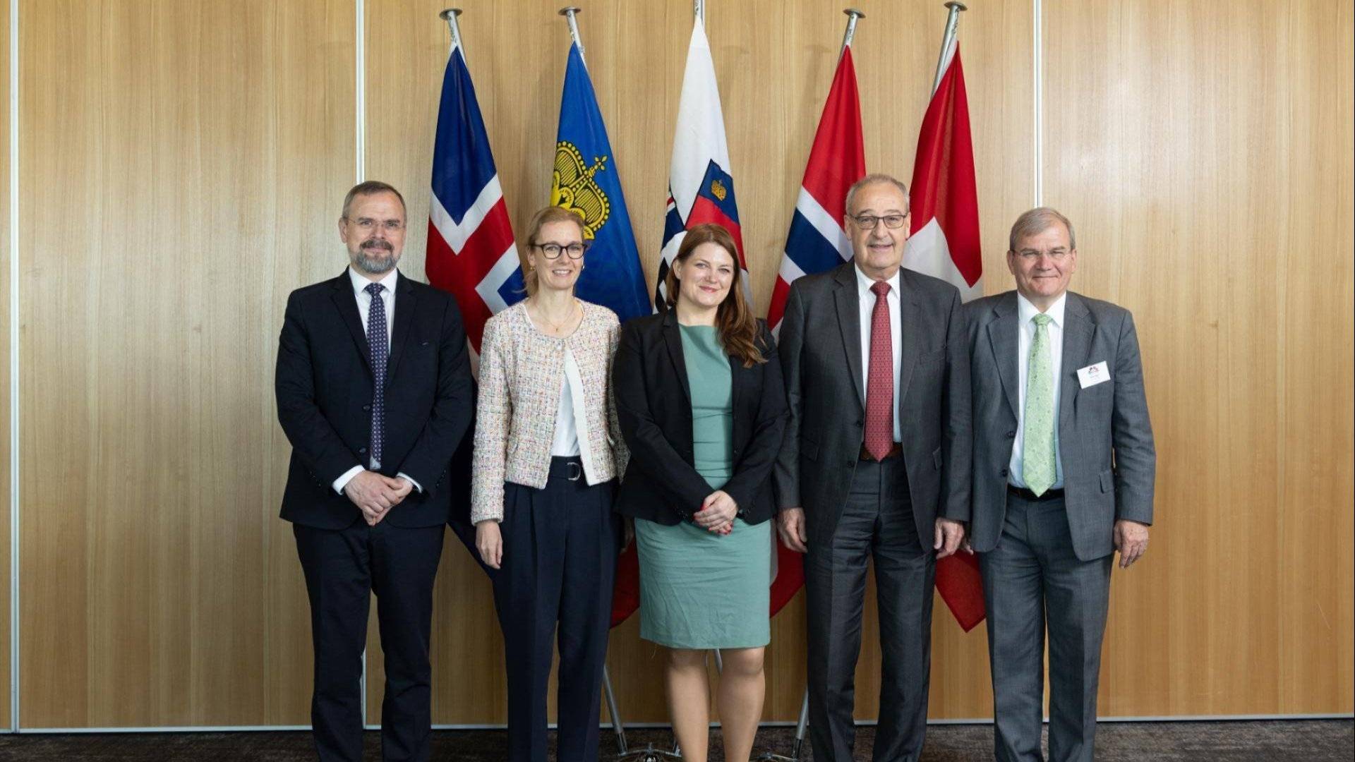 Bilde inne av EFTA-ministre i Tromsø