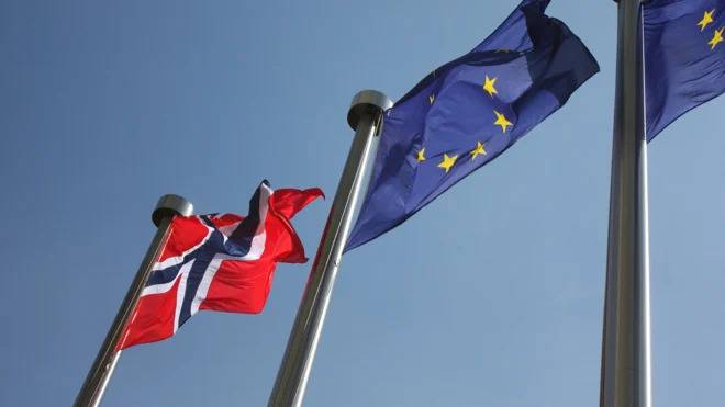 Illustrasjonsbidle av et EU-flagg som vaier i vinden